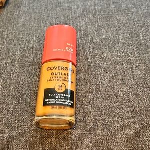 Covergirl Outlast Full Coverage 3-in-1 Liquid Foundation